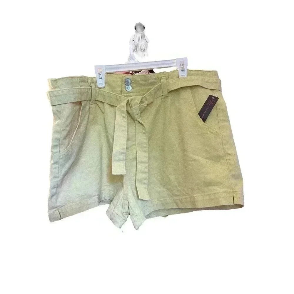 Women's No Boundaries Pleated Paper Bag Short Yellow XXXL (21)